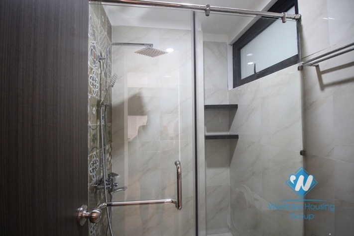 Lakeside apartment for rent in Tay Ho, Hanoi